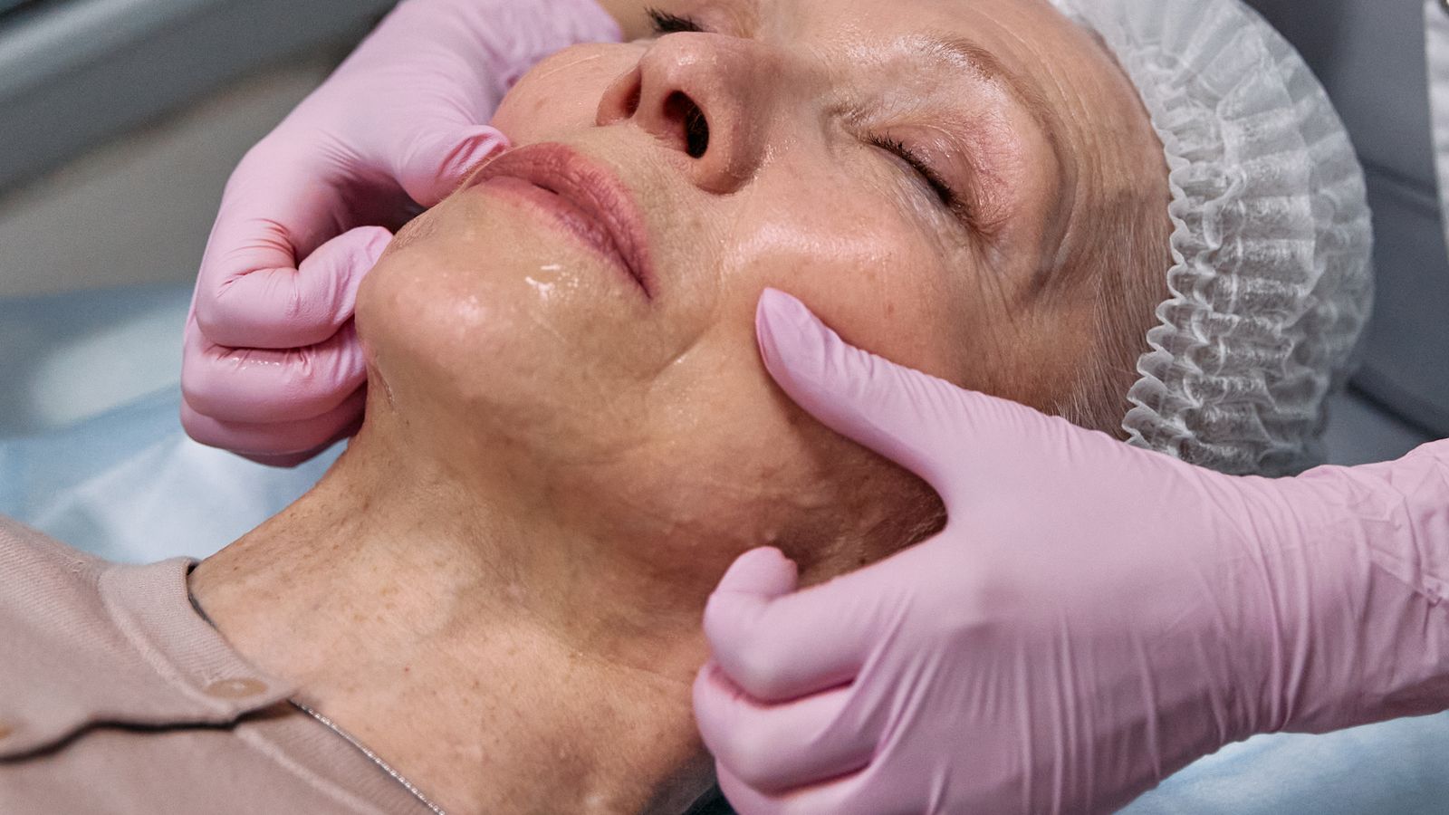 Endolaser vs. Facelift: Which Is Better?
